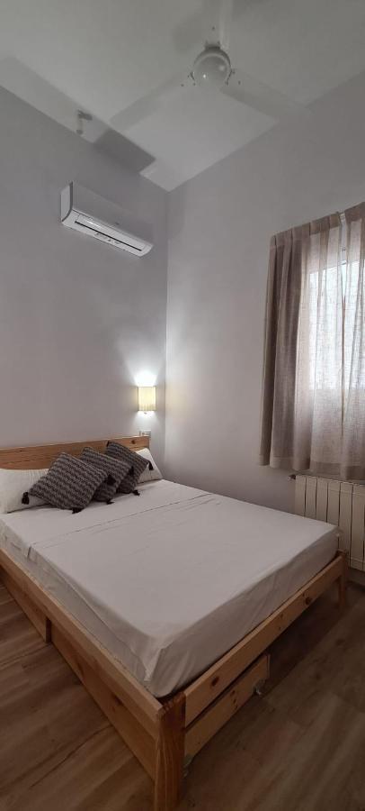 Hostal Andrea Sol マドリード エクステリア 写真