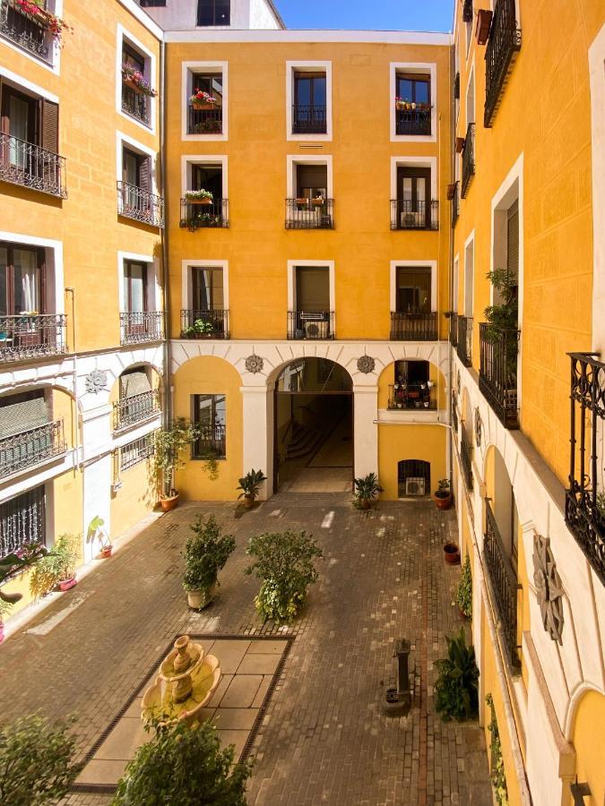 Hostal Andrea Sol マドリード エクステリア 写真