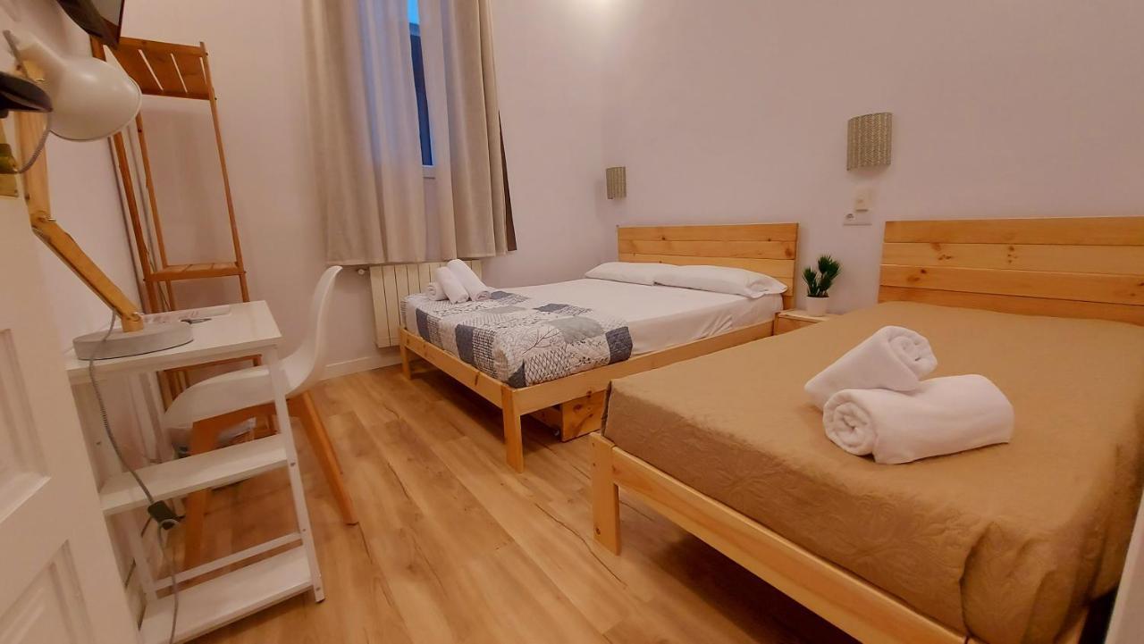 Hostal Andrea Sol マドリード エクステリア 写真
