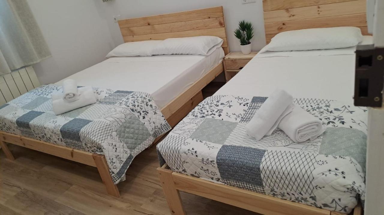 Hostal Andrea Sol マドリード エクステリア 写真