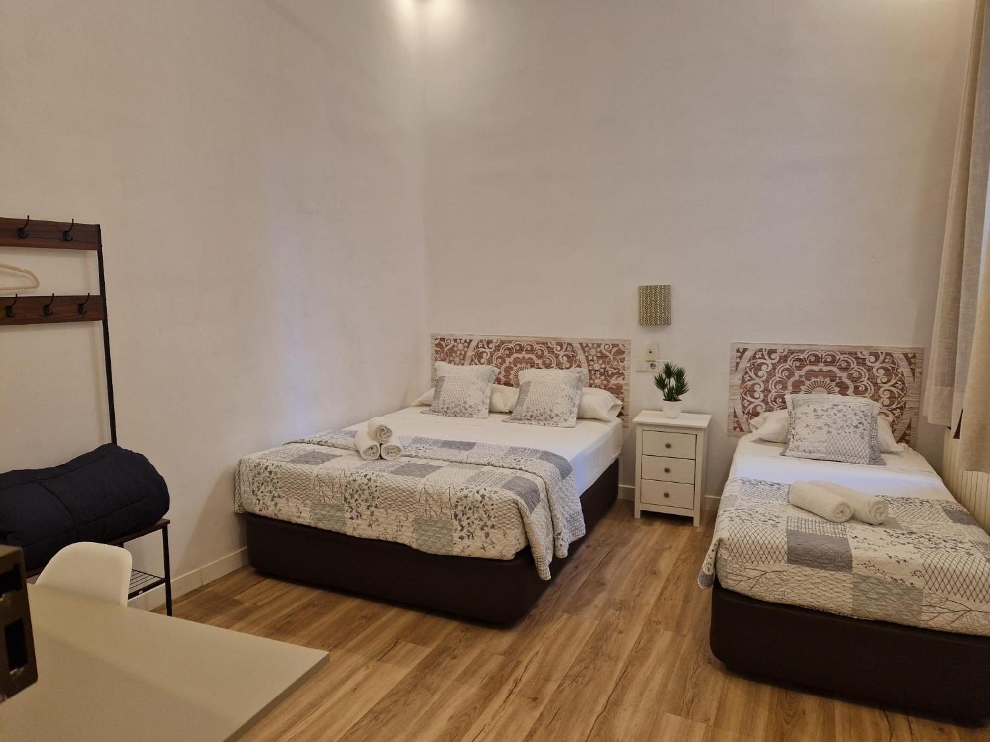 Hostal Andrea Sol マドリード エクステリア 写真