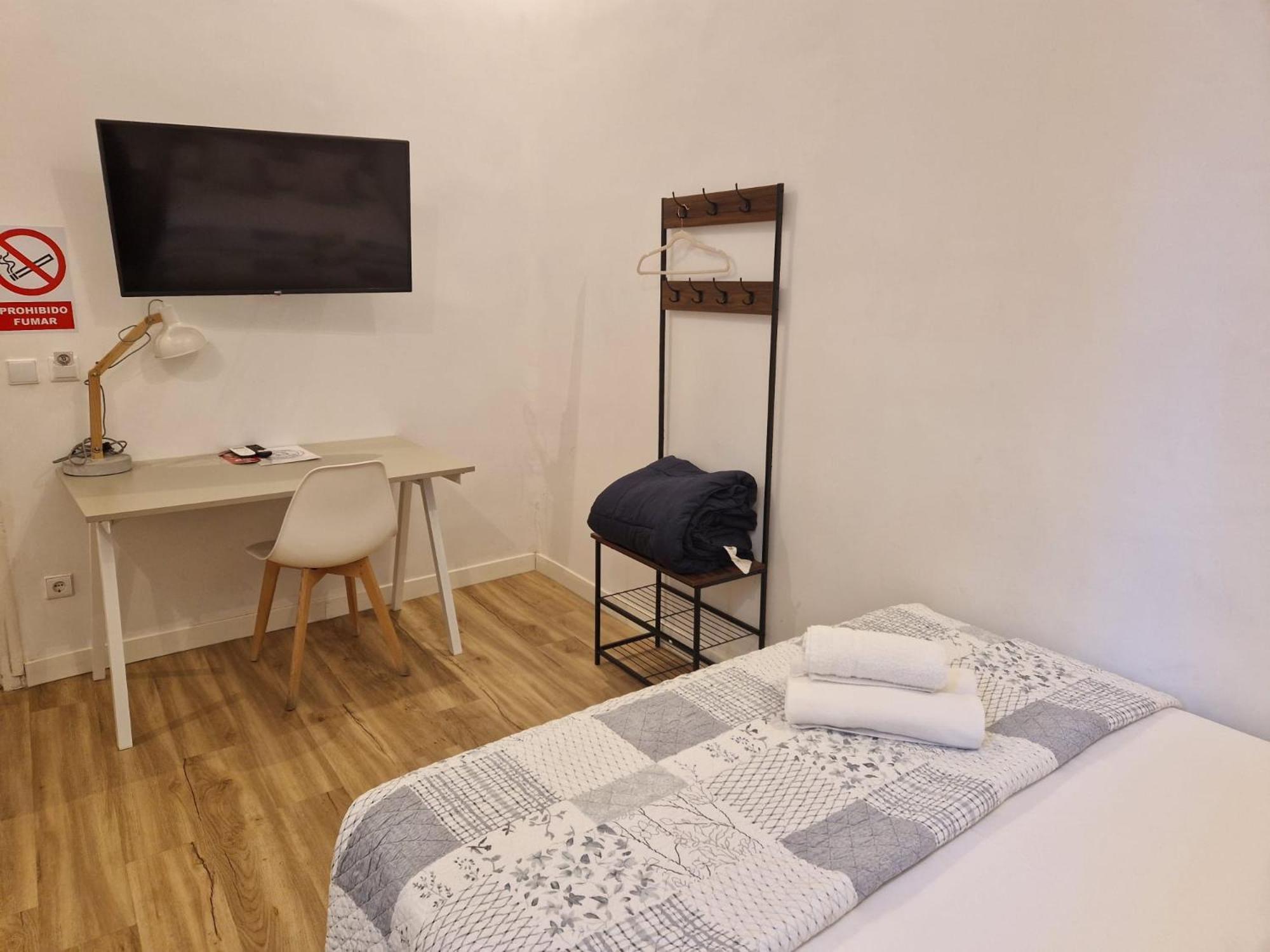Hostal Andrea Sol マドリード エクステリア 写真